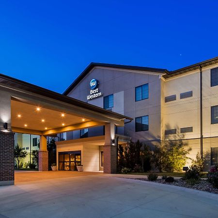 Best Western North Edge Inn Dodge City Exterior photo