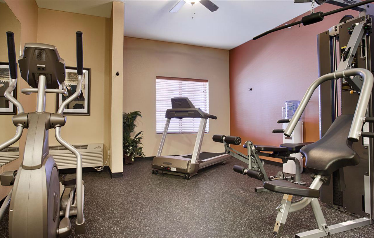 Best Western North Edge Inn Dodge City Exterior photo
